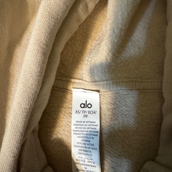 Alo Accolade Macadamia Sweat Set - Picture 4 of 5